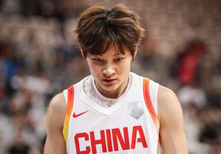 杏彩体育官网-杨力维：我认为长时间集训不是最优选择，我们也需要回归生活