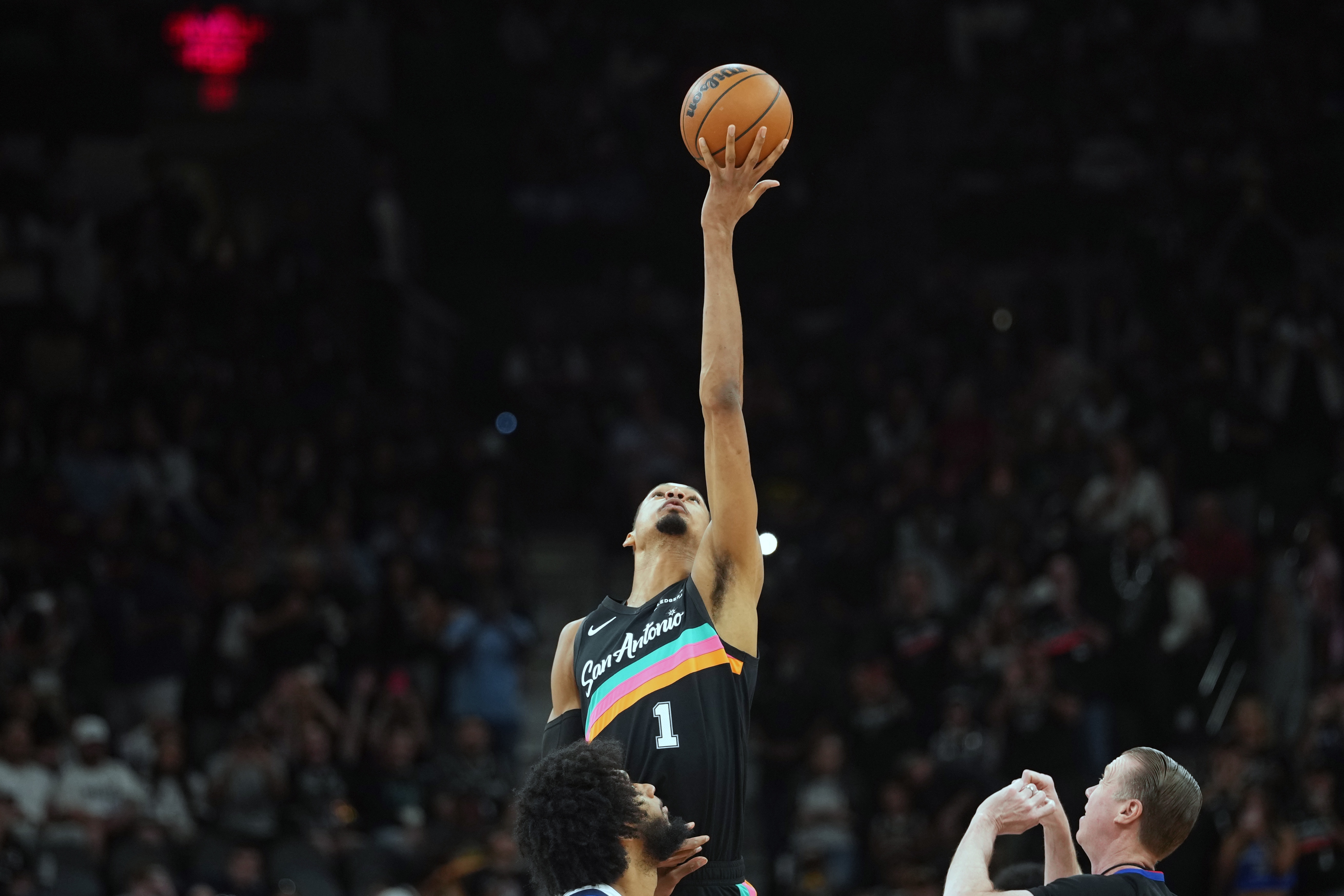 杏彩体育平台-大球：只要文班不受伤我觉得他能成为GOAT 我是认真的